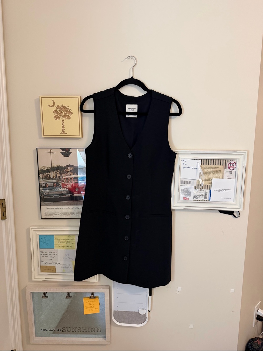 Abercrombie Size Medium Classic Black Sleeveless Button-Front Dress